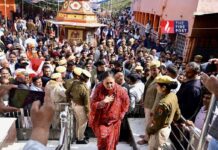 झालावाड़ में भावुक हुईं वसुंधरा राजे, 35 साल का सफर याद कर मंच पर छलक पड़े जज़्बात Rajasthan Politics