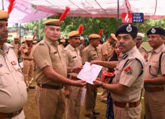 CID अपराध शाखा के 96 पुलिसकर्मियों का सम्मान, एडीजी बिपिन पाण्डेय ने दिए सेवा चिन्ह Rajasthan News