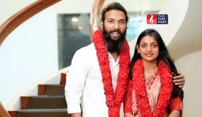 Mahakumbh viral girl