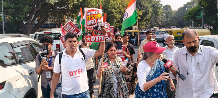 दिल्ली में SIR और मुख्य चुनाव आयुक्त ज्ञानेश कुमार के खिलाफ प्रदर्शन Delhi Bangla Sahib SIR protest against CEC Gyanesh Kumar